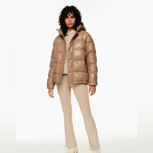 Aritzia super puff jacket is caramel. - Picture 7 of 8